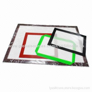 Baking mat, 10*15" with green/blue bordure
